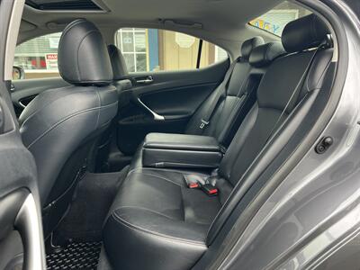 2012 Lexus IS 250   - Photo 16 - Canton, OH 44707