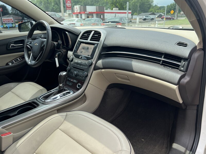 2013 Chevrolet Malibu LT - Photo 20 - Canton, OH 44707