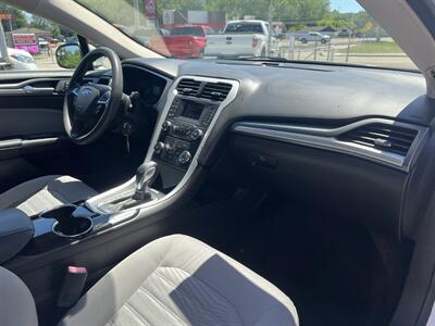 2016 Ford Fusion S   - Photo 20 - Canton, OH 44707