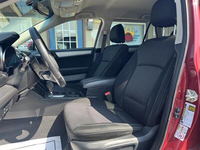 2017 Subaru Outback 2.5i Premium   - Photo 5 - Canton, OH 44707