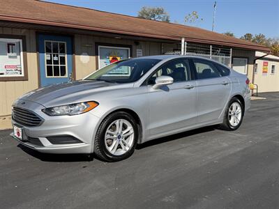 2018 Ford Fusion SE   - Photo 2 - Canton, OH 44707