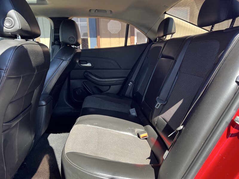 2014 Chevrolet Malibu LT - Photo 10 - Canton, OH 44707