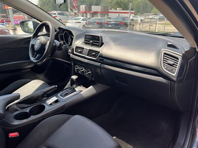 2015 Mazda Mazda3 i SV - Photo 17 - Canton, OH 44707