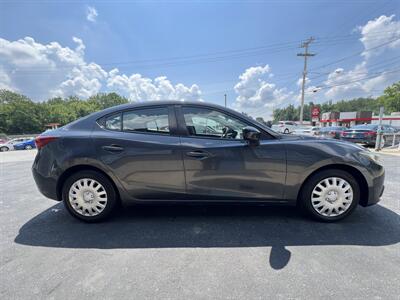 2015 Mazda Mazda3 i SV - Photo 15 - Canton, OH 44707