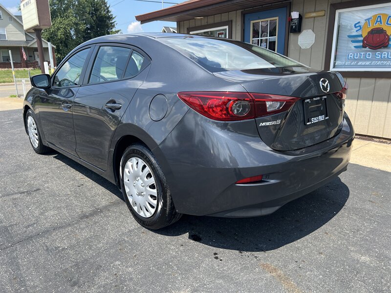 2015 Mazda Mazda3 i SV - Photo 11 - Canton, OH 44707