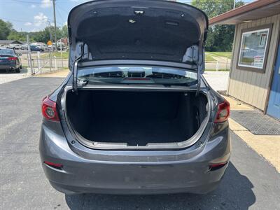 2015 Mazda Mazda3 i SV - Photo 13 - Canton, OH 44707