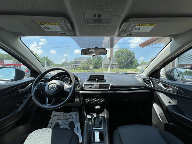 2015 Mazda Mazda3 i SV - Photo 7 - Canton, OH 44707