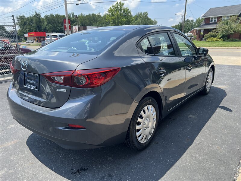 2015 Mazda Mazda3 i SV - Photo 14 - Canton, OH 44707