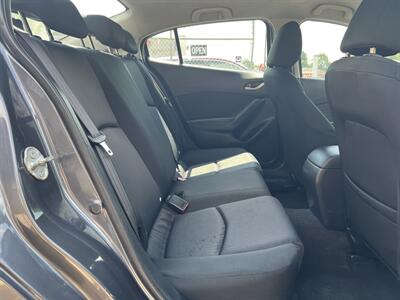 2015 Mazda Mazda3 i SV - Photo 16 - Canton, OH 44707