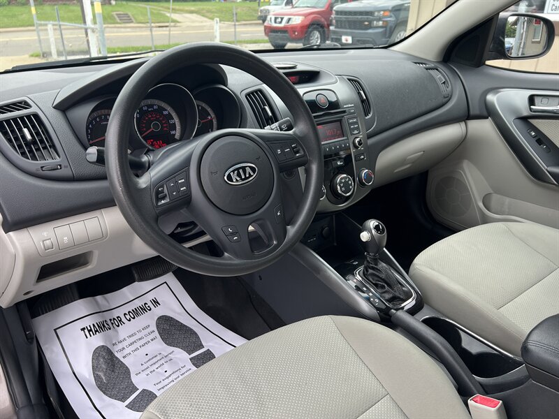 2013 Kia Forte EX - Photo 6 - Canton, OH 44707