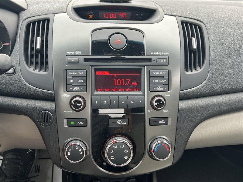 2013 Kia Forte EX - Photo 9 - Canton, OH 44707