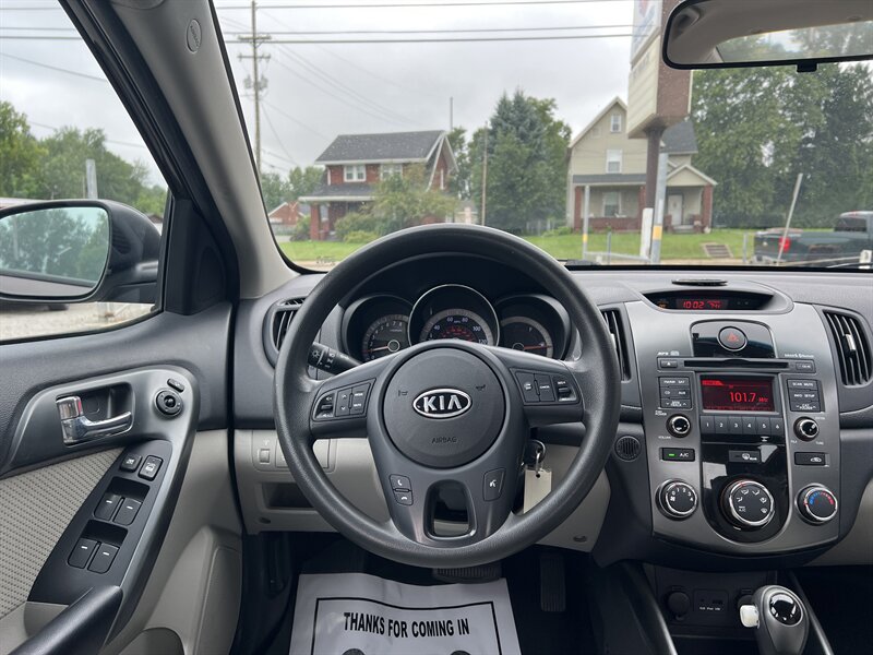 2013 Kia Forte EX - Photo 8 - Canton, OH 44707