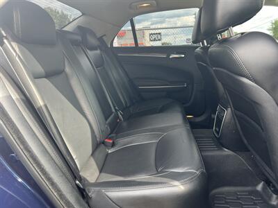 2017 Chrysler 300 Limited   - Photo 18 - Canton, OH 44707