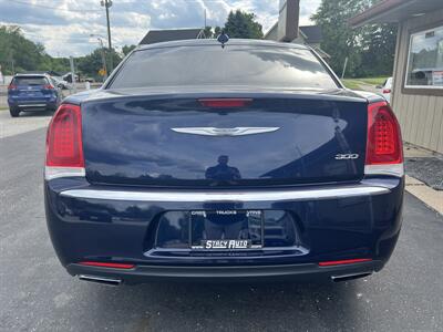 2017 Chrysler 300 Limited   - Photo 15 - Canton, OH 44707