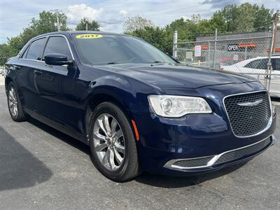 2017 Chrysler 300 Limited   - Photo 21 - Canton, OH 44707