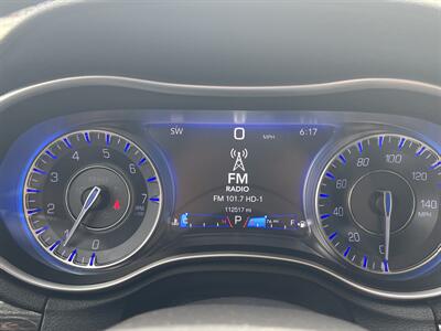 2017 Chrysler 300 Limited   - Photo 9 - Canton, OH 44707