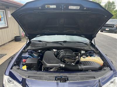 2017 Chrysler 300 Limited   - Photo 4 - Canton, OH 44707