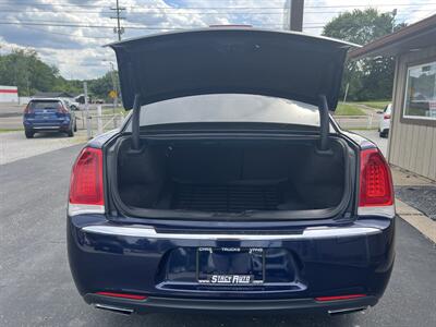 2017 Chrysler 300 Limited   - Photo 14 - Canton, OH 44707