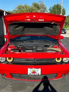 2015 Dodge Challenger SXT - Photo 15 - Canton, OH 44707