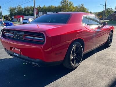 2015 Dodge Challenger SXT - Photo 10 - Canton, OH 44707