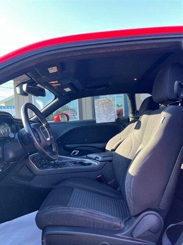 2015 Dodge Challenger SXT - Photo 3 - Canton, OH 44707