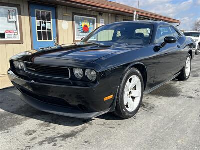 2013 Dodge Challenger SXT   - Photo 2 - Canton, OH 44707