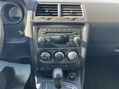 2013 Dodge Challenger SXT   - Photo 5 - Canton, OH 44707
