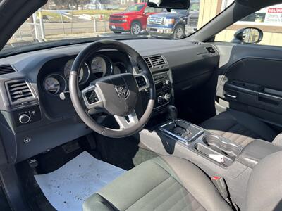 2013 Dodge Challenger SXT   - Photo 3 - Canton, OH 44707