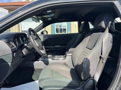 2013 Dodge Challenger SXT   - Photo 4 - Canton, OH 44707