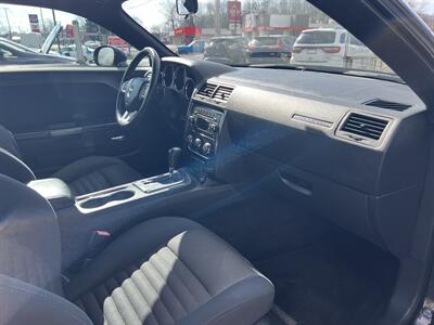 2013 Dodge Challenger SXT   - Photo 14 - Canton, OH 44707