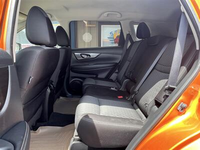 2019 Nissan Rogue SV   - Photo 11 - Canton, OH 44707