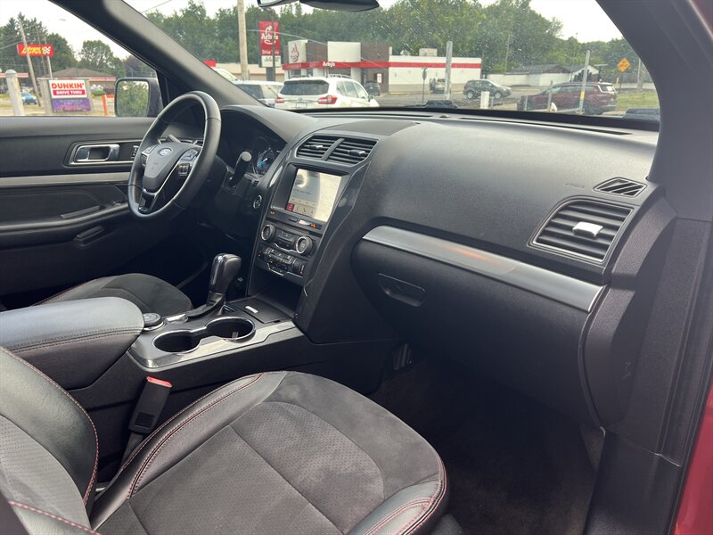 2018 Ford Explorer XLT - Photo 19 - Canton, OH 44707