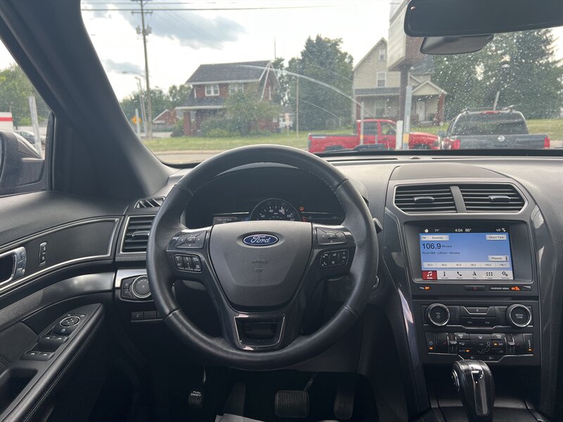 2018 Ford Explorer XLT - Photo 8 - Canton, OH 44707