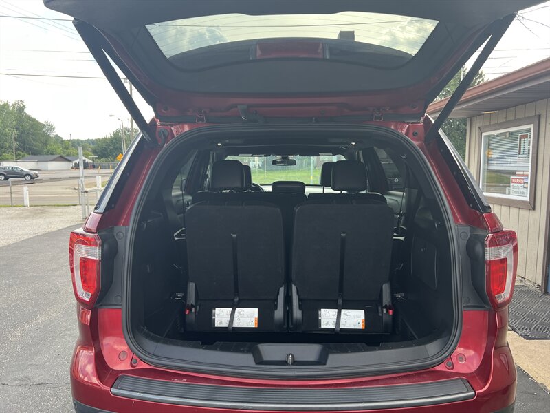 2018 Ford Explorer XLT - Photo 15 - Canton, OH 44707