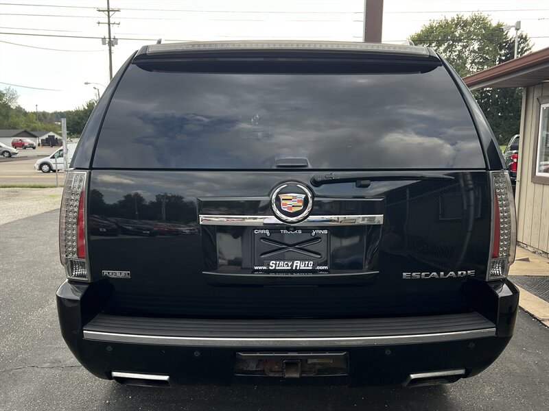 2012 Cadillac Escalade Premium - Photo 17 - Canton, OH 44707