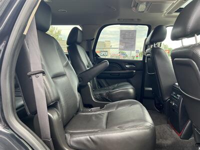 2012 Cadillac Escalade Premium - Photo 21 - Canton, OH 44707
