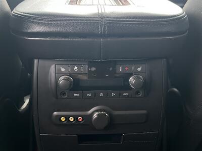 2012 Cadillac Escalade Premium - Photo 12 - Canton, OH 44707