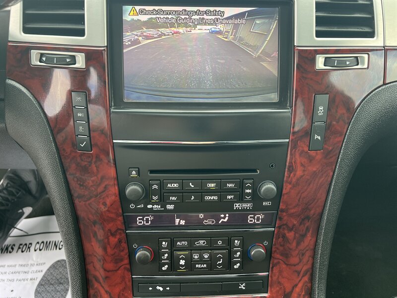 2012 Cadillac Escalade Premium - Photo 8 - Canton, OH 44707