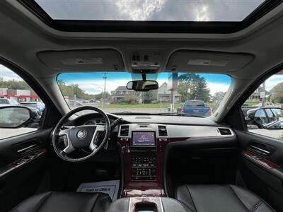 2012 Cadillac Escalade Premium - Photo 13 - Canton, OH 44707
