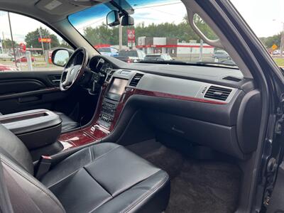 2012 Cadillac Escalade Premium - Photo 22 - Canton, OH 44707