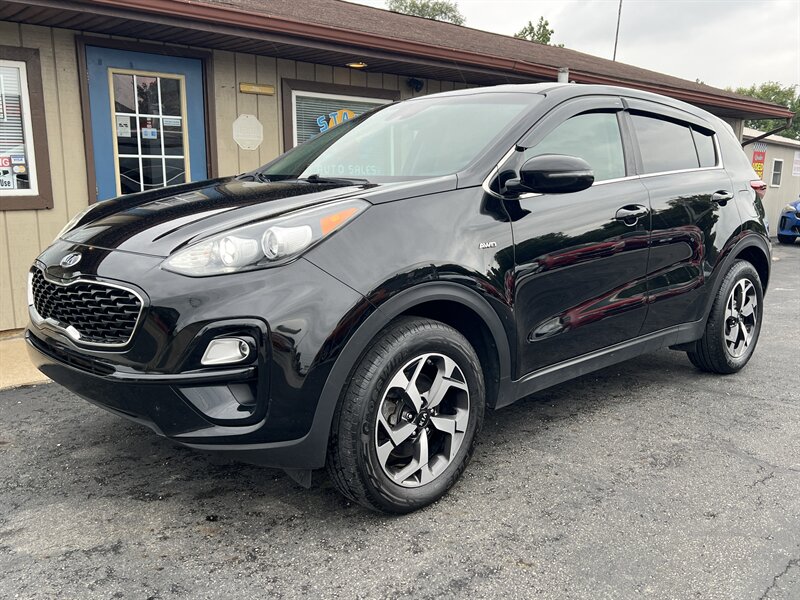 2020 Kia Sportage LX - Photo 2 - Canton, OH 44707
