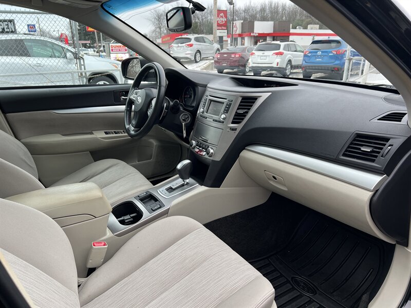 2013 Subaru Legacy 2.5i Premium - Photo 17 - Canton, OH 44707