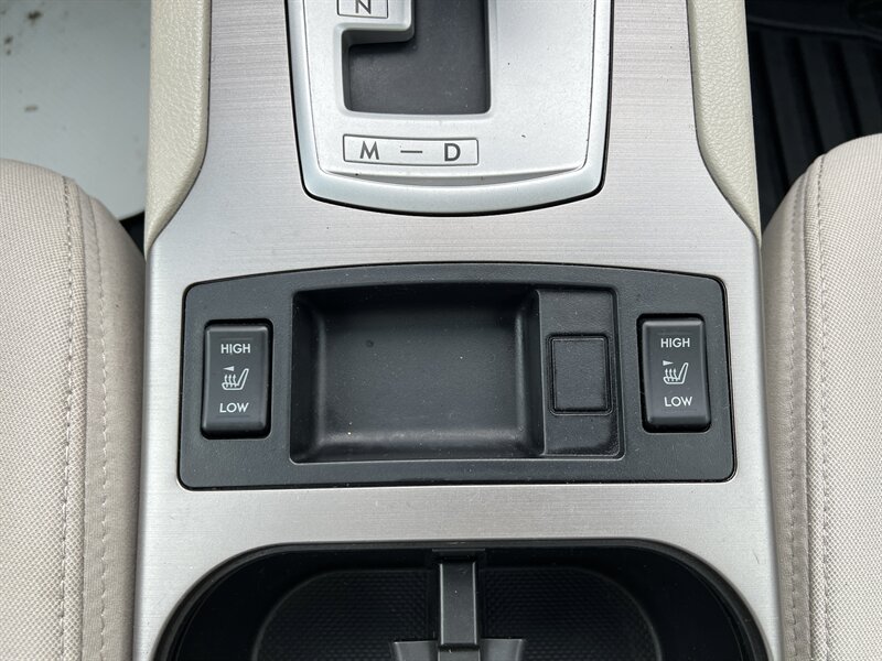 2013 Subaru Legacy 2.5i Premium - Photo 8 - Canton, OH 44707