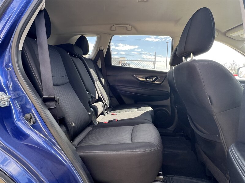 2020 Nissan Rogue SV - Photo 16 - Canton, OH 44707