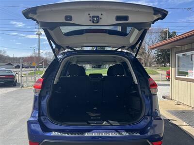 2020 Nissan Rogue SV   - Photo 12 - Canton, OH 44707