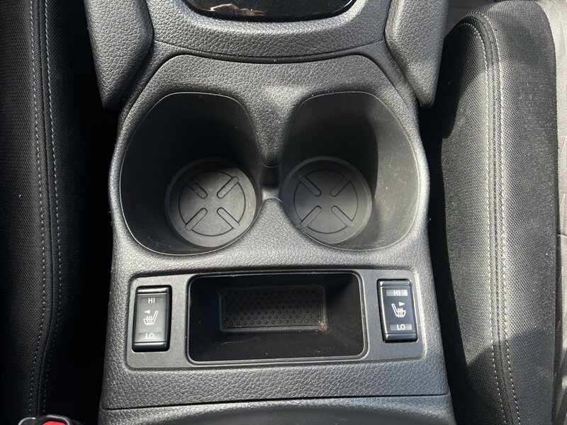 2020 Nissan Rogue SV - Photo 8 - Canton, OH 44707