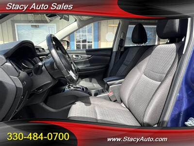 2020 Nissan Rogue SV - Photo 3 - Canton, OH 44707