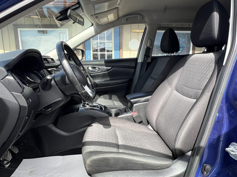 2020 Nissan Rogue SV - Photo 3 - Canton, OH 44707