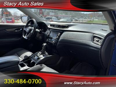 2020 Nissan Rogue SV - Photo 17 - Canton, OH 44707