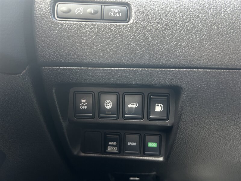 2020 Nissan Rogue SV - Photo 7 - Canton, OH 44707